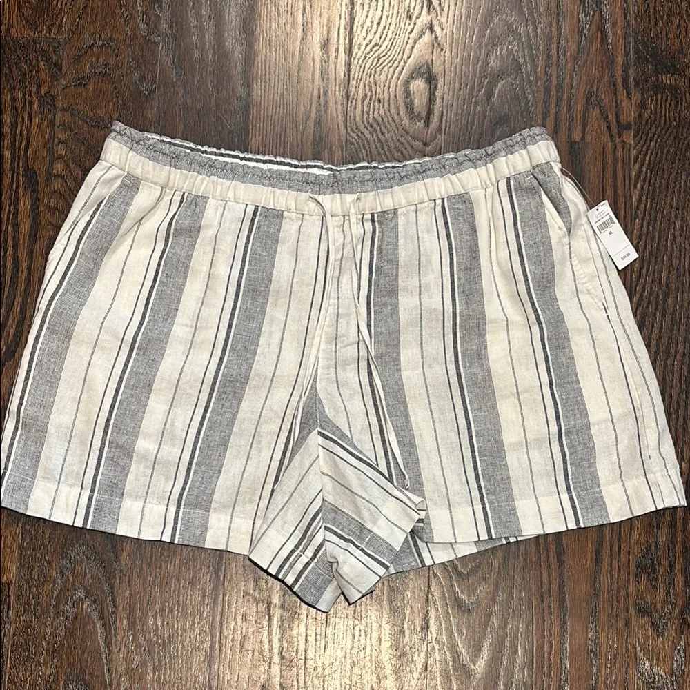 **NWT** GAP Linen Blend Shorts - Picture 2 of 4